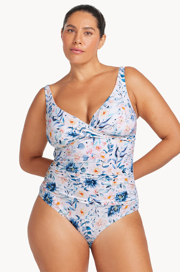 Cordelia Delacroix One Piece