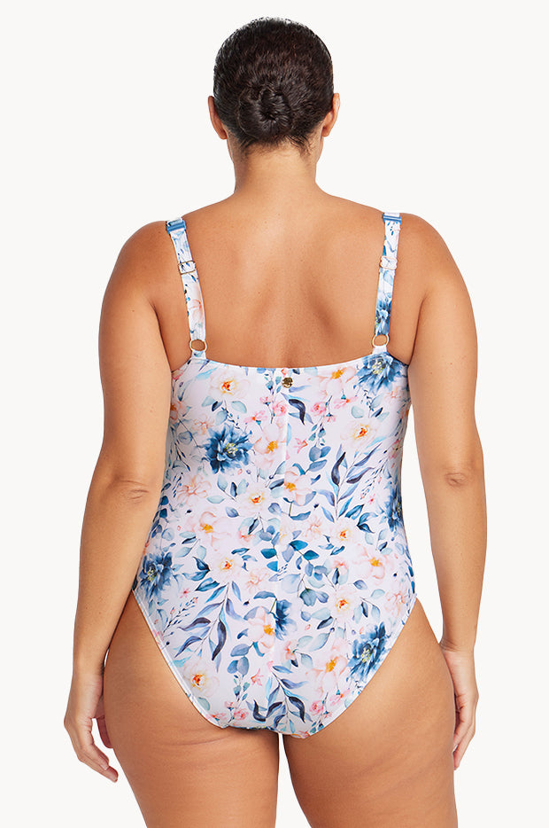 Cordelia Delacroix One Piece