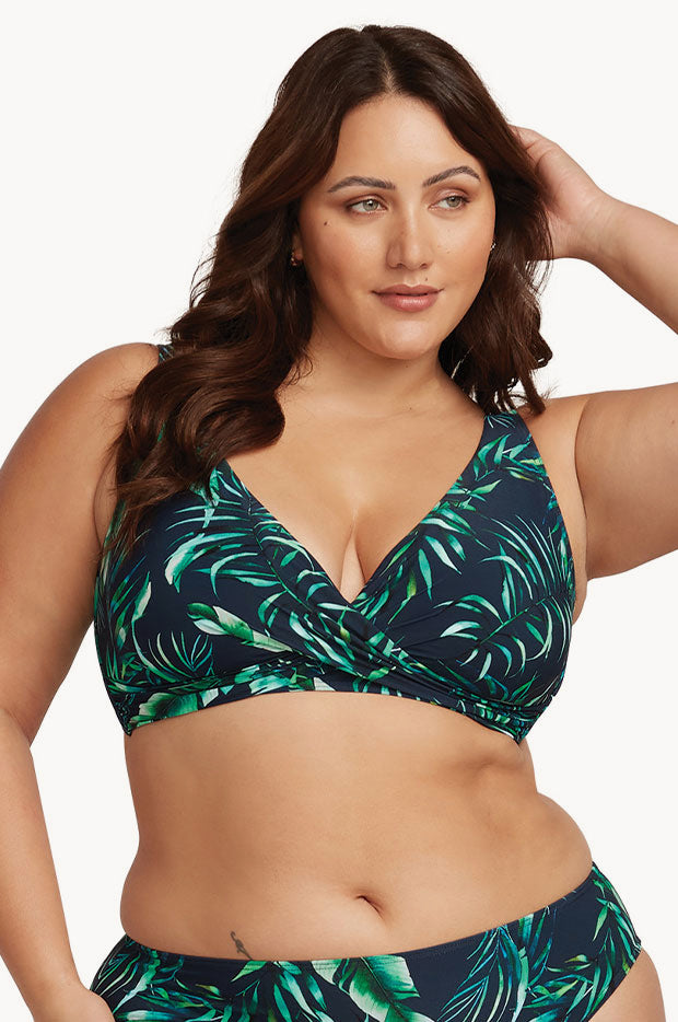 Aria Delacroix Bra