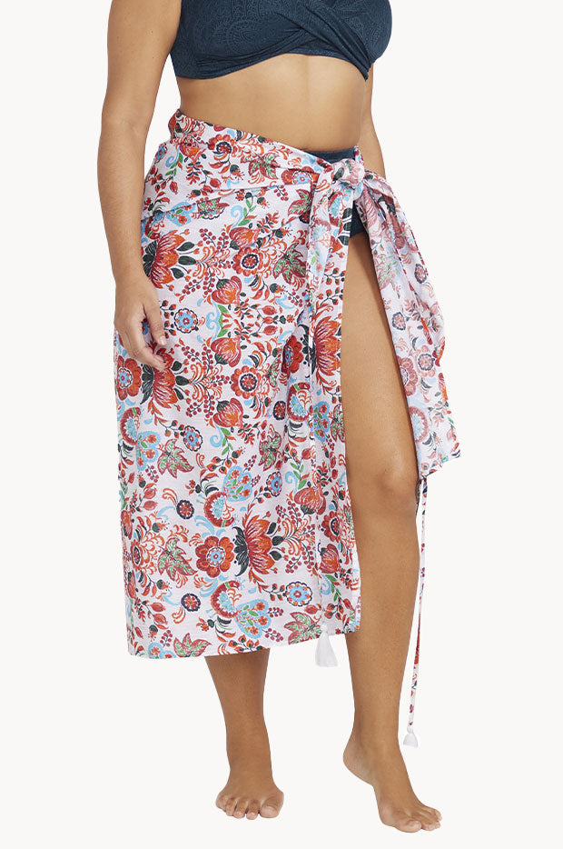 Loquacious Sarong With Bag