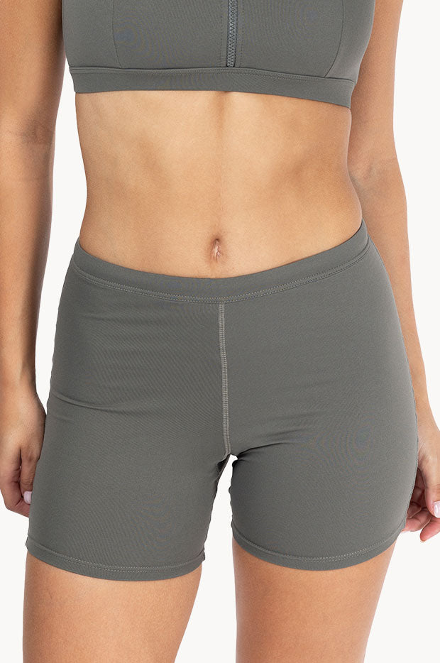Sports Mid Short