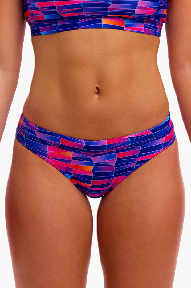 Warped Waves Sports Brief