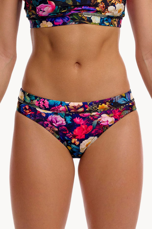 Bed Of Roses Sports Brief
