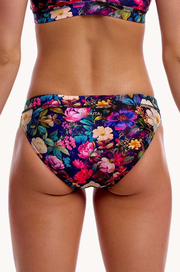 Bed Of Roses Sports Brief