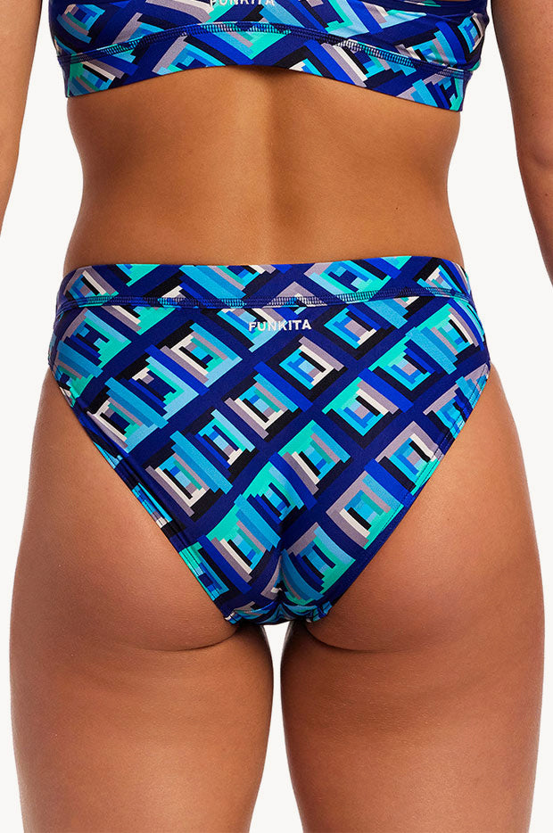 Blue Bunkers Sports Brief