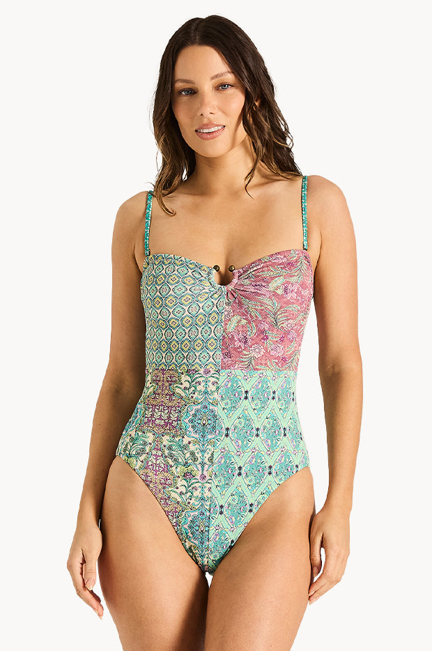 Floriana Akila One Piece