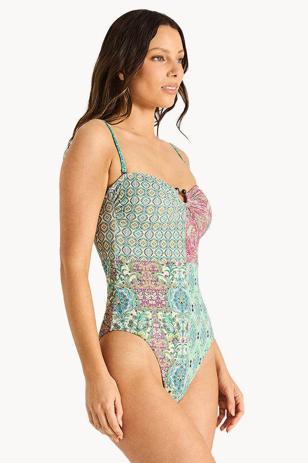 Floriana Akila One Piece