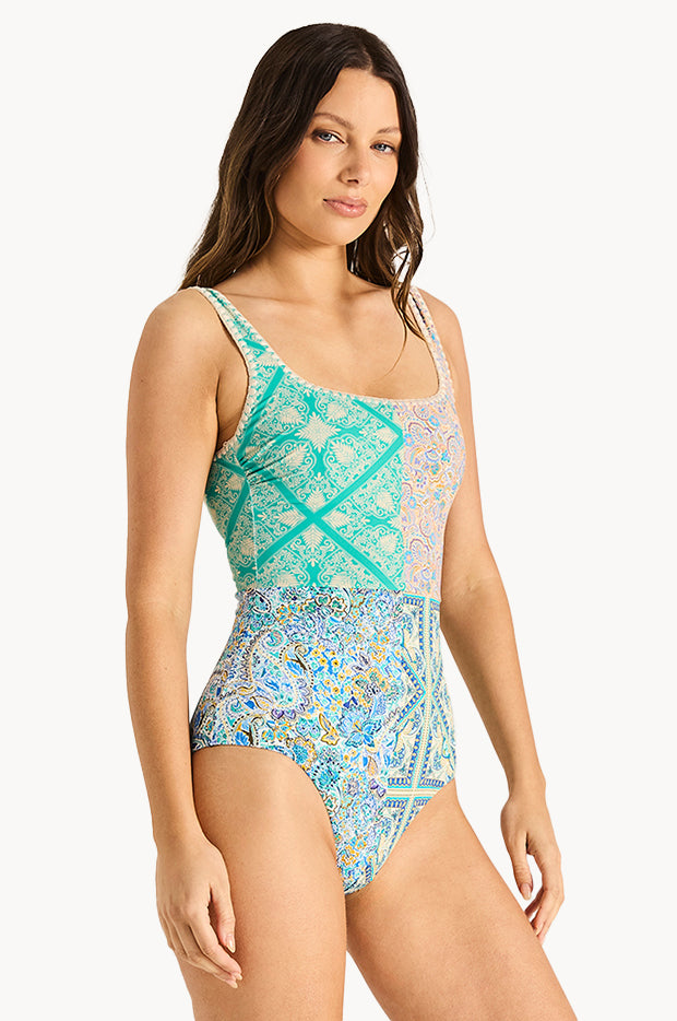 Anara Carmen One Piece